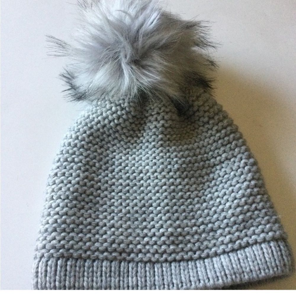 Kyi Kyi Women’s Wool Blend Knit Beanie With Faux Fur Pom Gray Nwt — image 4 of 8